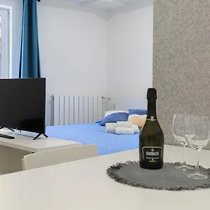 https://rositas-apartment.it-lombardy.com